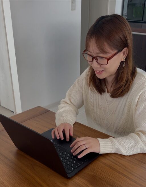 運営者が外注とミーティングを行っている様子